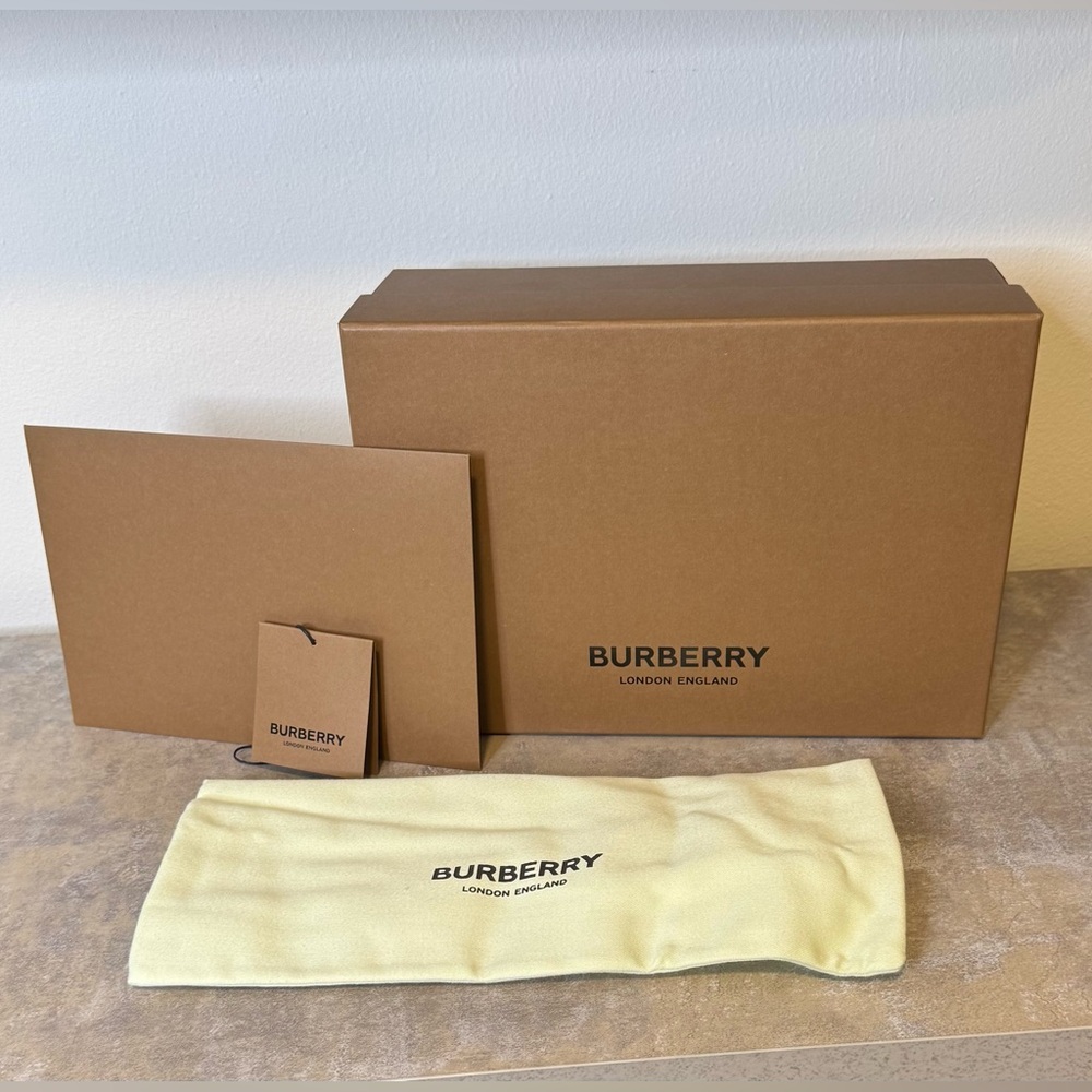 Authentic BURBERRY SLIDES BOX
